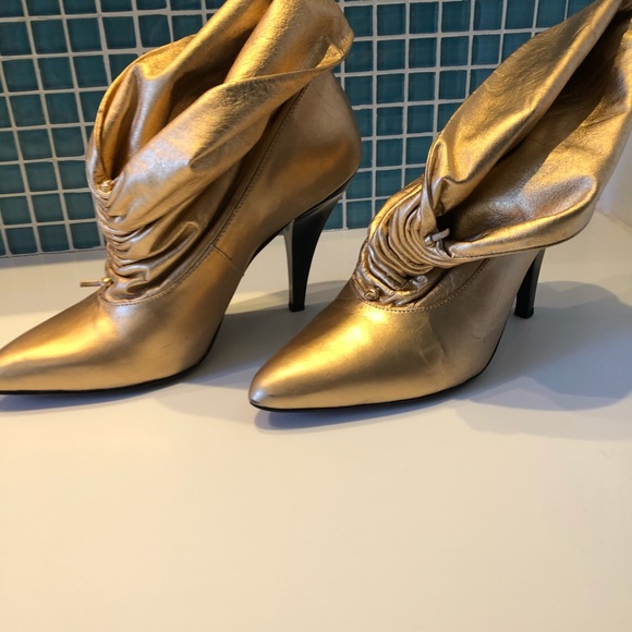 Report Signature Shoes - Report Signature Gold Ankle Boot Size 8.5 Medium